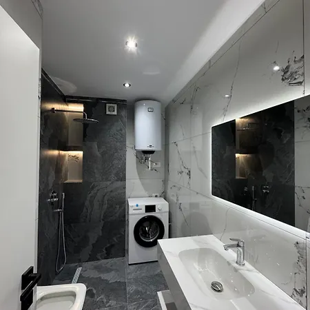 Apartamento Modern Near Center *